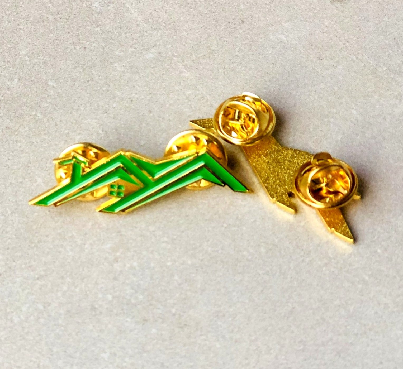 Huy hiệu đẹp làm ở đâu để có chất lượng tốt, giá tốt