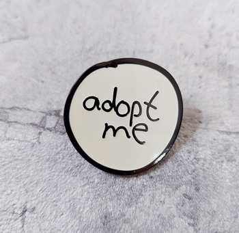 Huy hiệu cài áo số 43 -